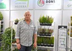 Cees Bronkhorst stond weer op de beurs voor zijn kwekers. Een nieuwe kweker die hij ondersteunt met de sales is Dons Boomkwekerijen. De kwekerij produceert voor in het voorjaar Lavendel en in het najaar Caluna en Erica in diverse potmaten.